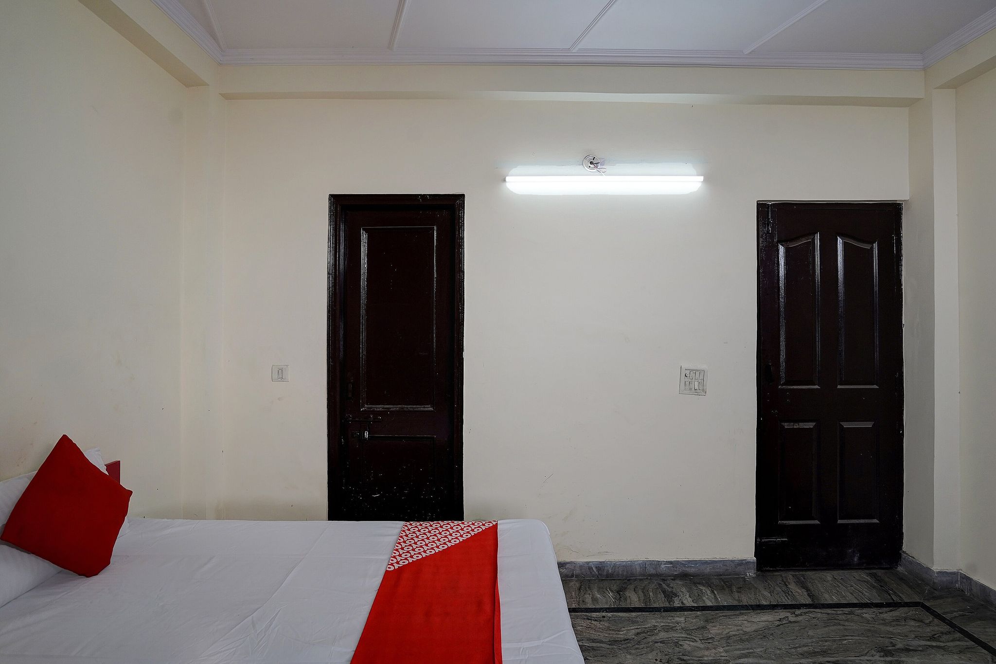 Super Hotel O Khanna Hotel near shakti khand III Indirapuram Classic 16