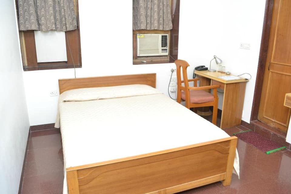 The Cottage - Luxury Corporate Hotel Deluxe Medium