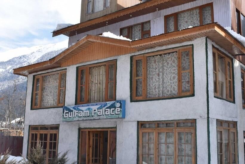 Hotel O Gulfam Palace