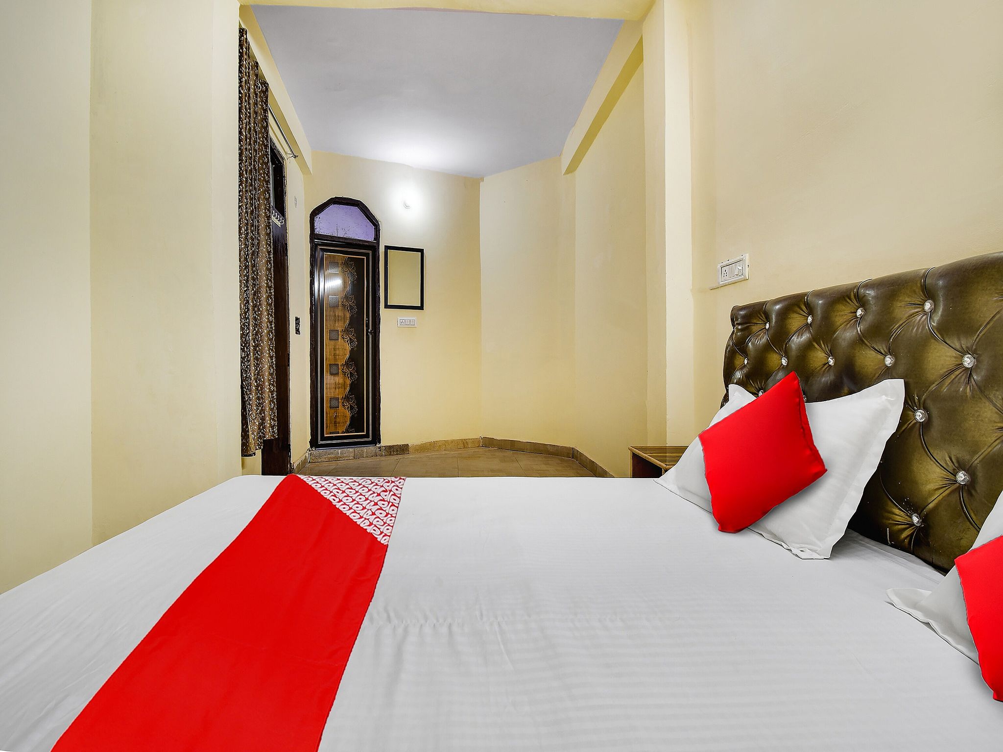 Hotel O Royal Inn Classic 2