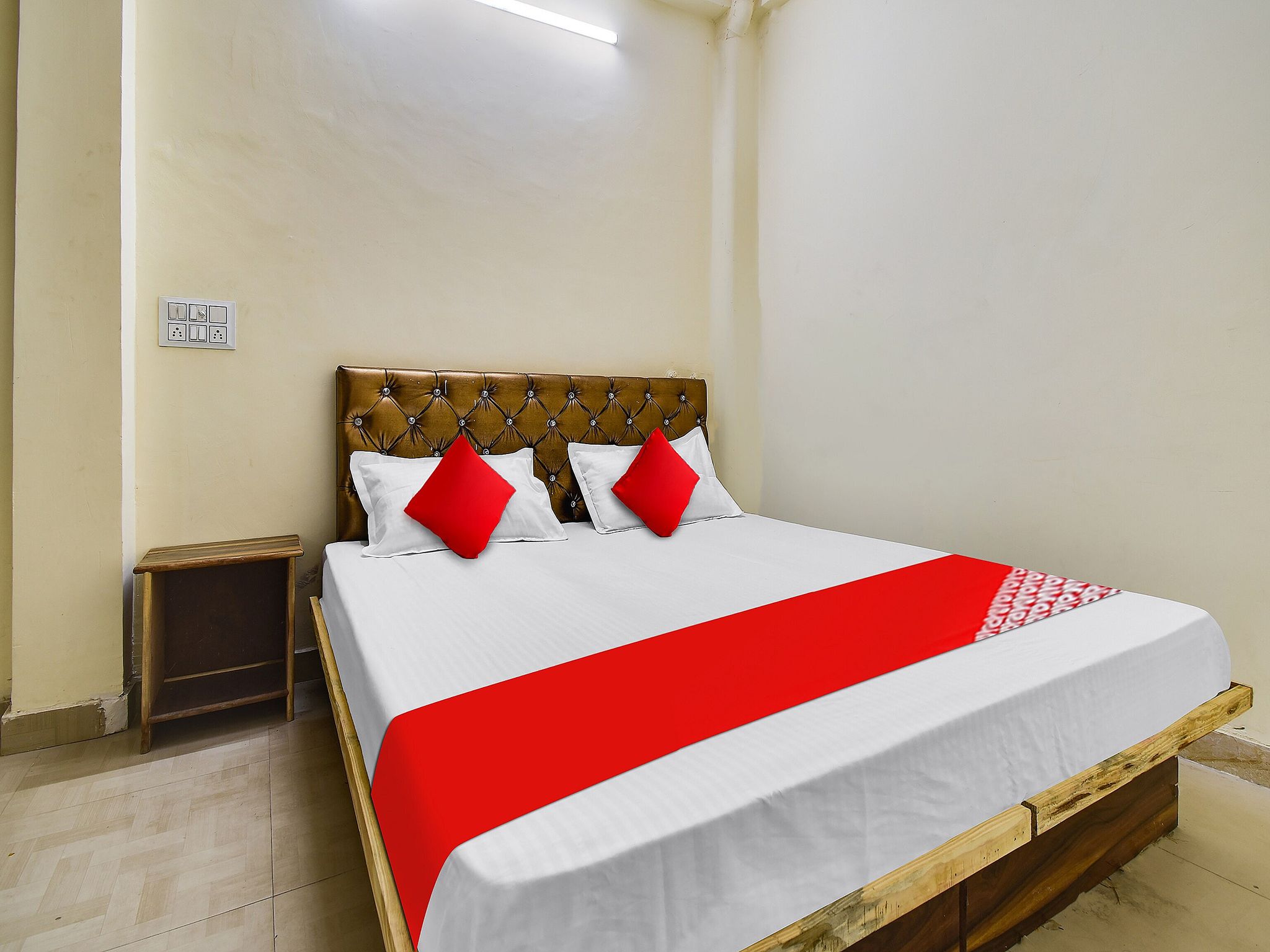 Hotel O Royal Inn Classic 7