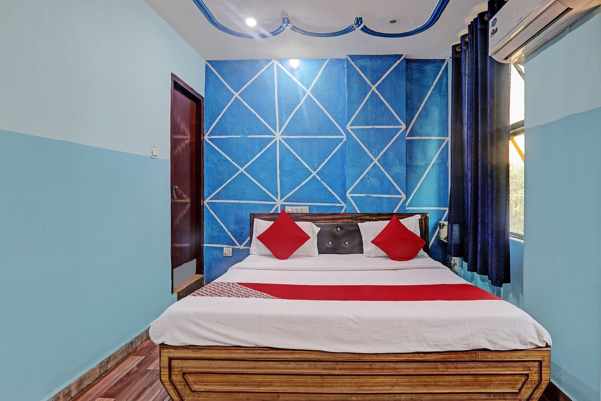 Hotel O WHITE SWAN Classic 5