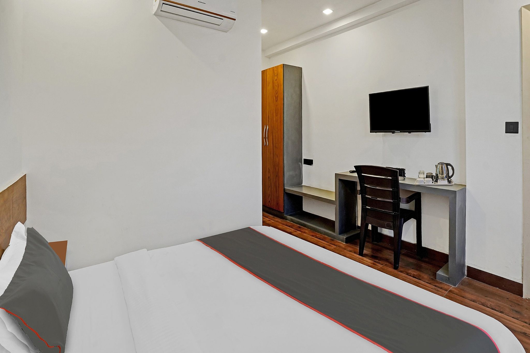 Super Collection O Amar Hotel Classic 14