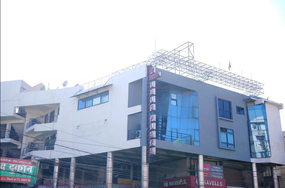 OYO Flagship Hotel Lal's Plaza
