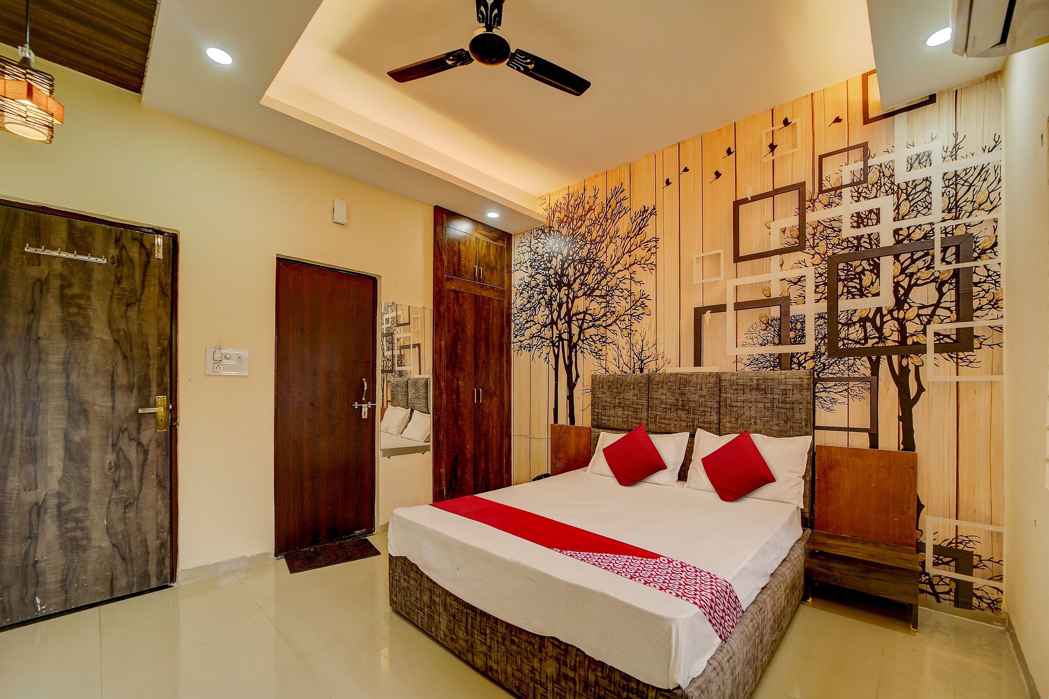 Hotel O by OYO The Angel Palace Classic 3