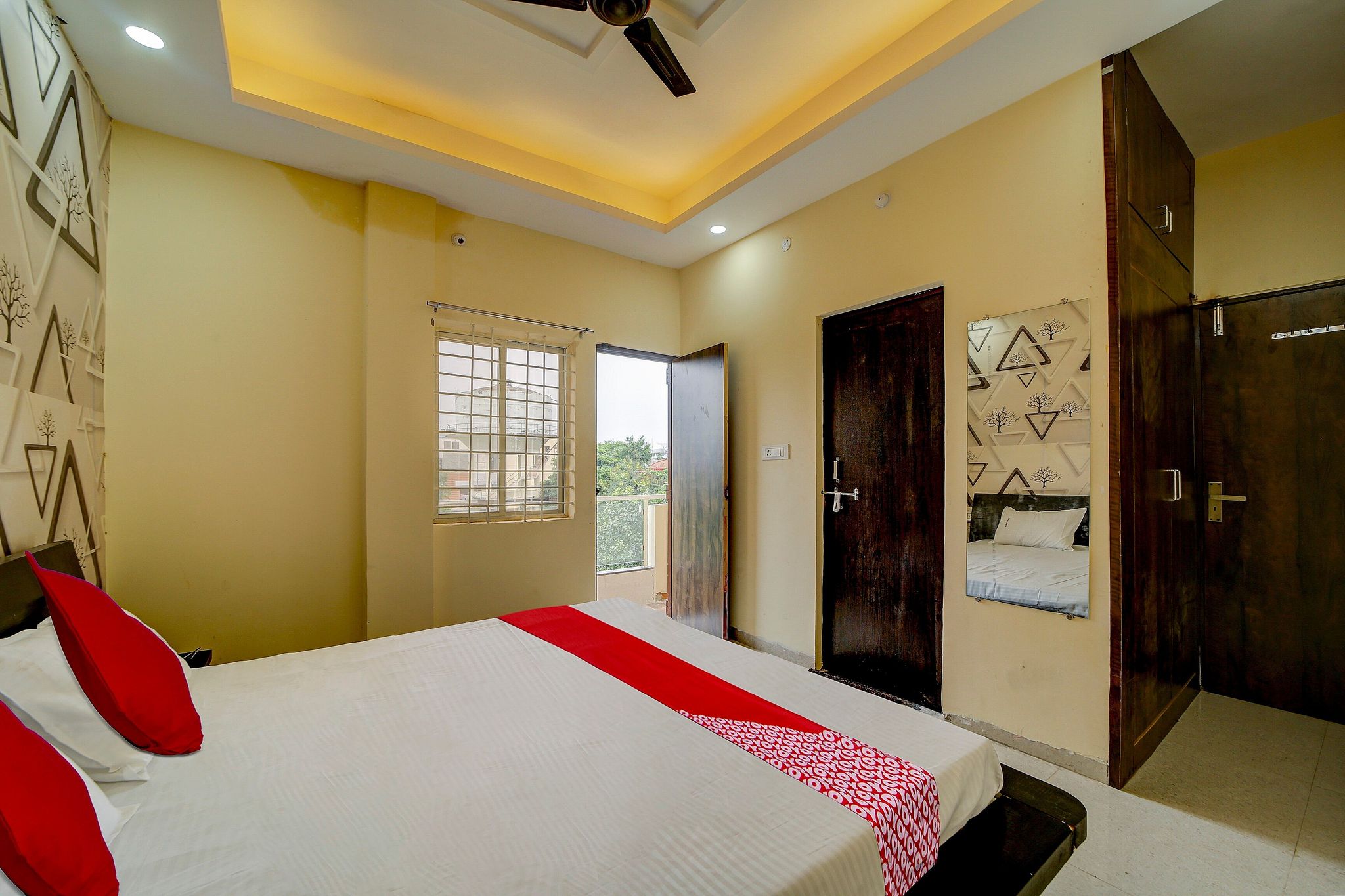 Hotel O by OYO The Angel Palace Classic 4