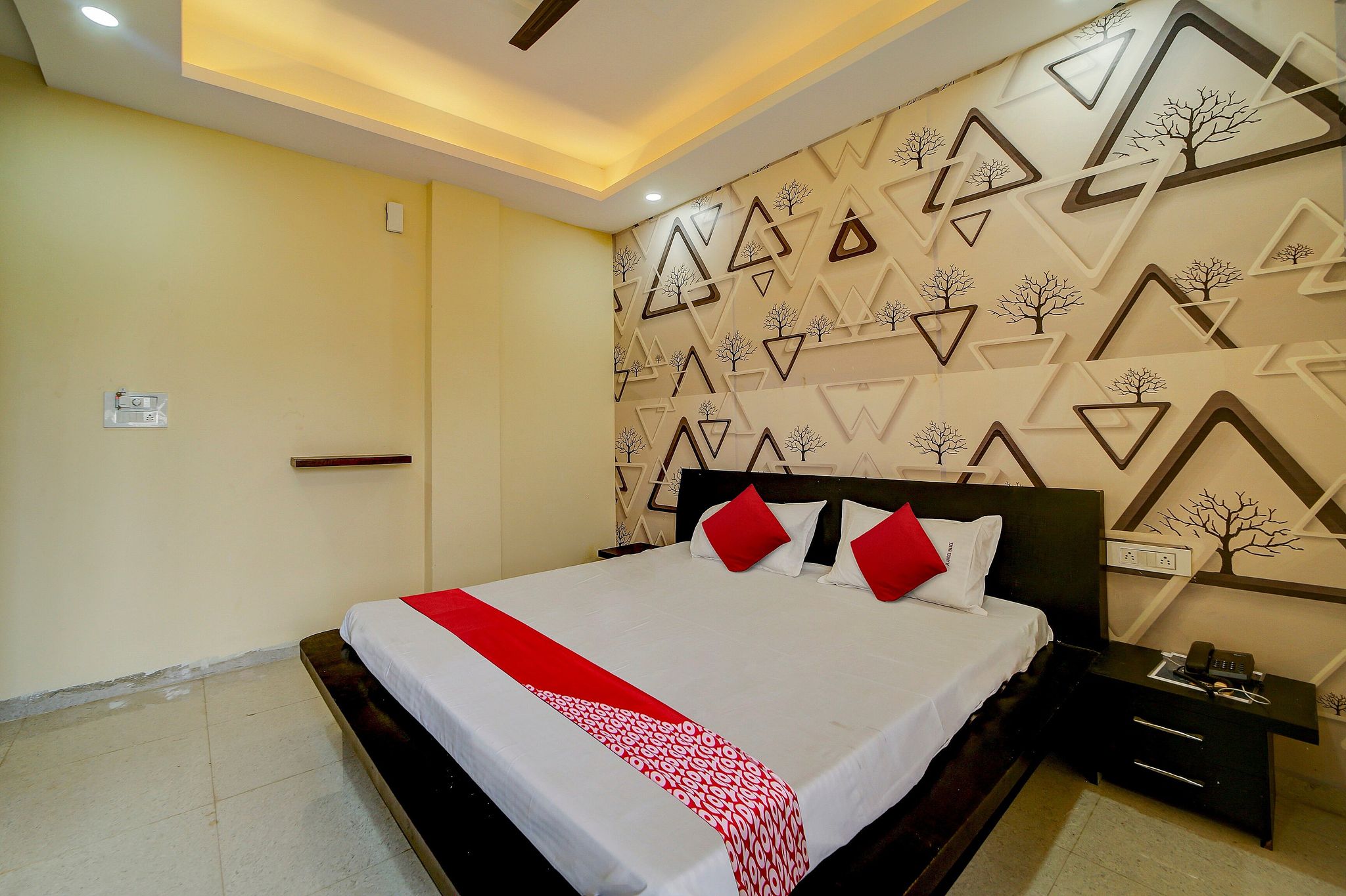 Hotel O by OYO The Angel Palace Classic 12