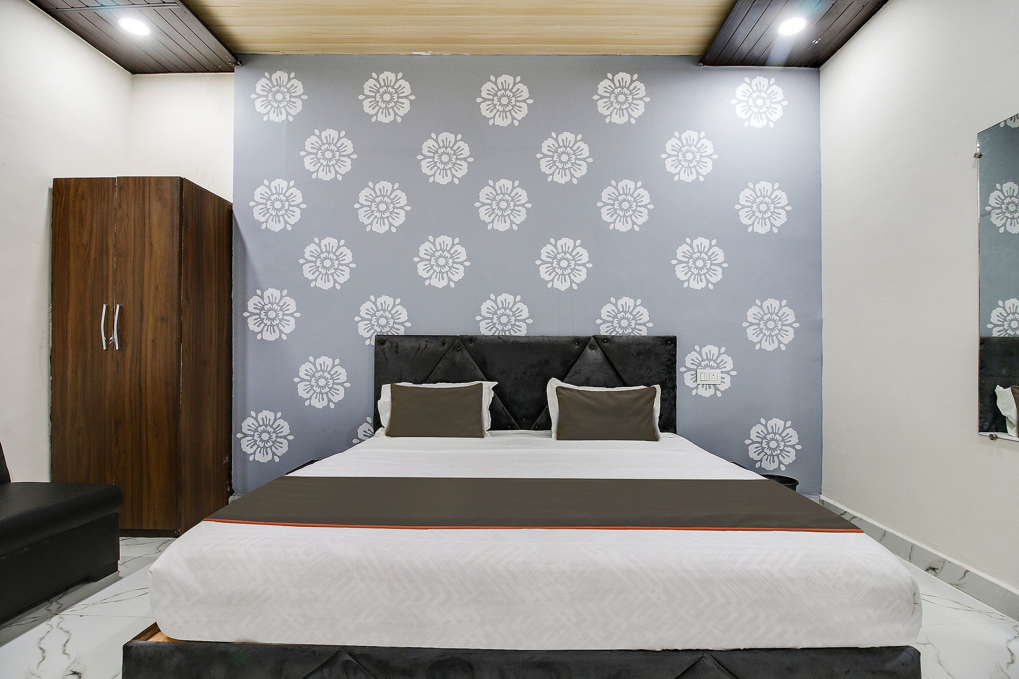 Hotel O by OYO Sawariya Regency Classic 8