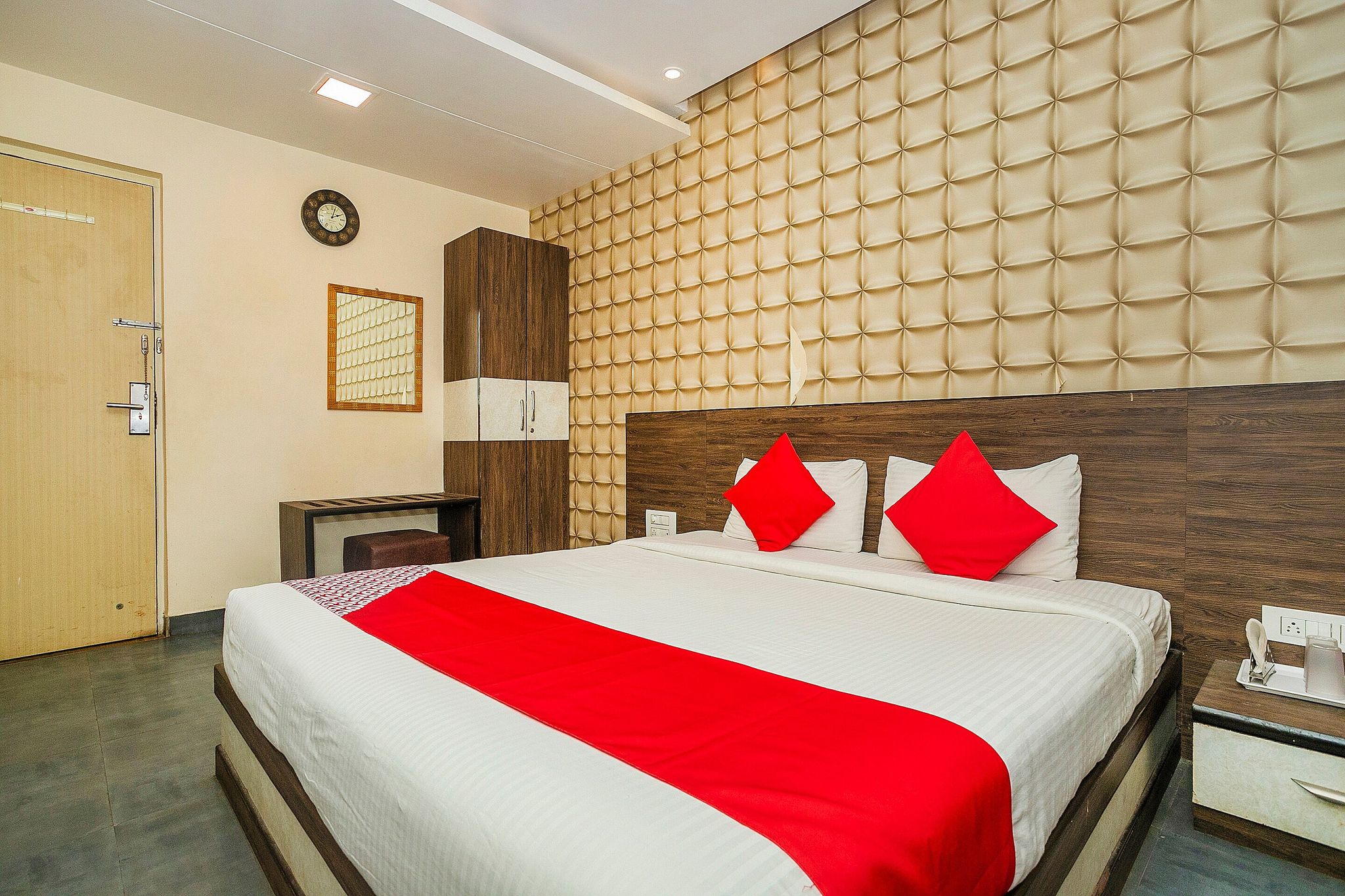 Collection O Indian Suites Near Sitara Restaurant Classic 11