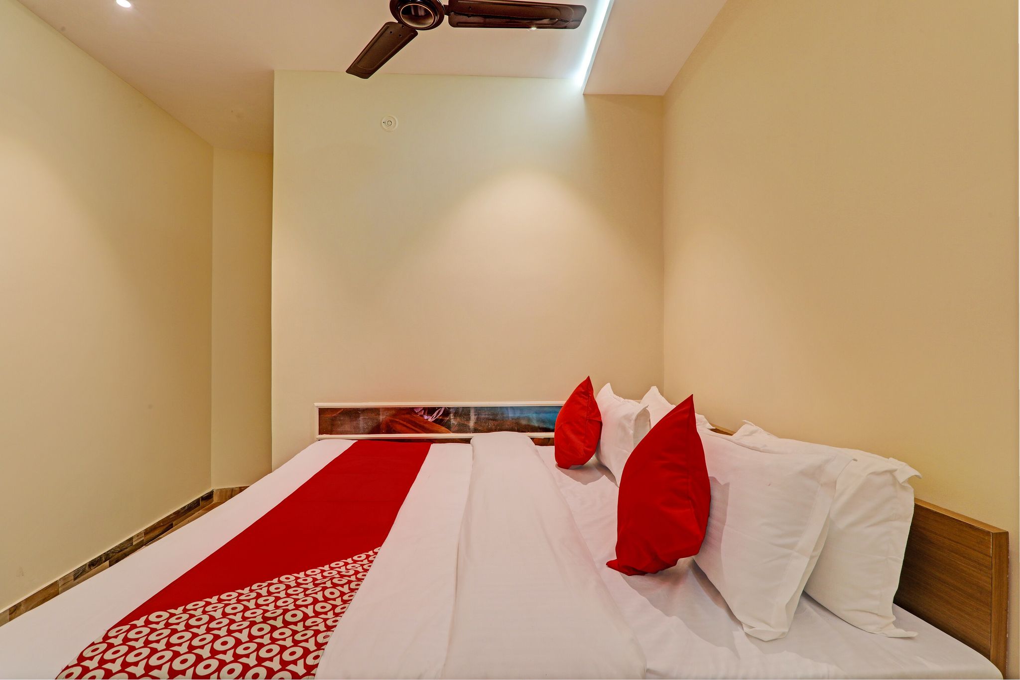 Hotel O Royal Regency Palace Classic 13