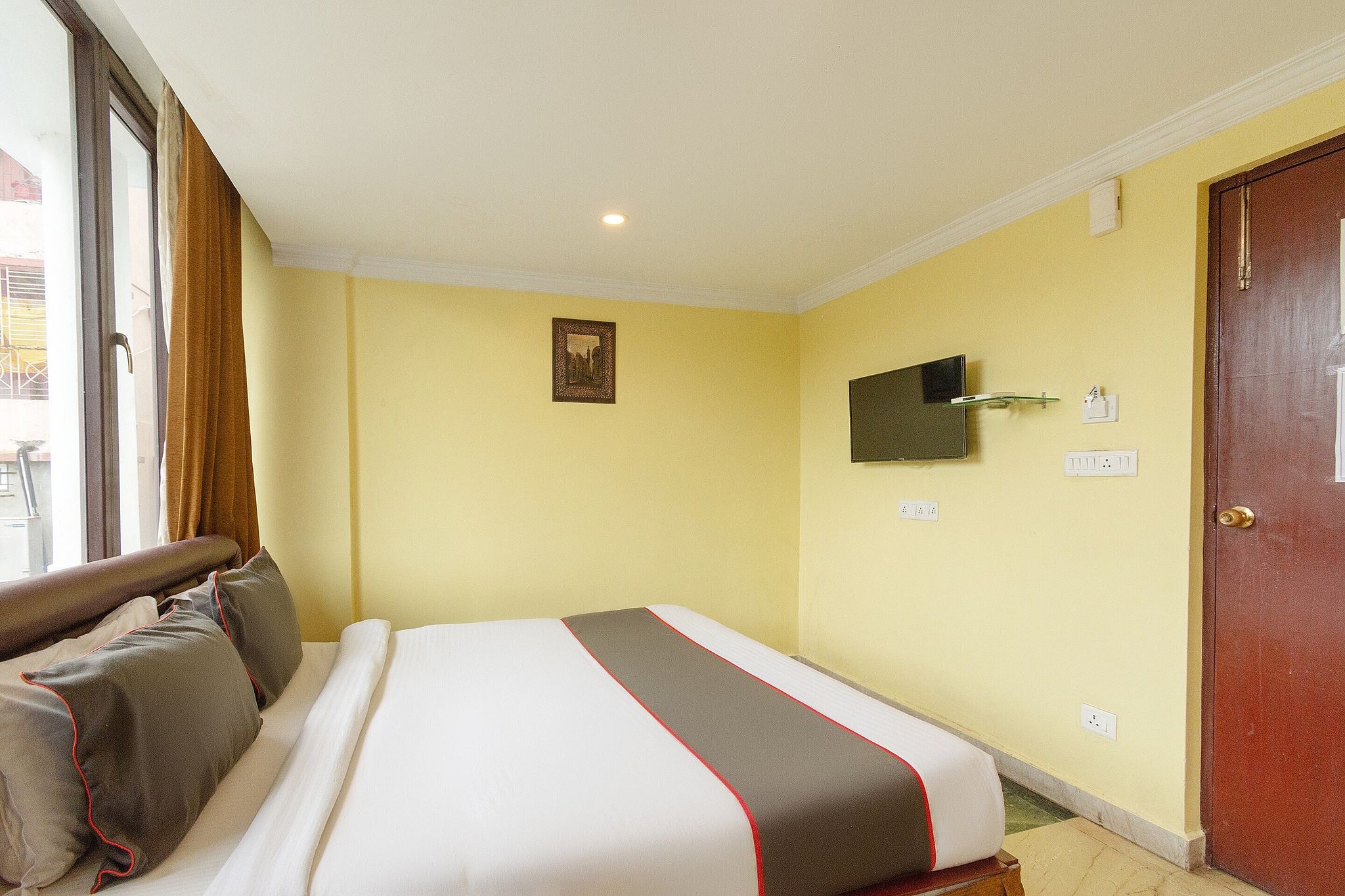 Collection O Raj Darbar Near City Centre Classic 18