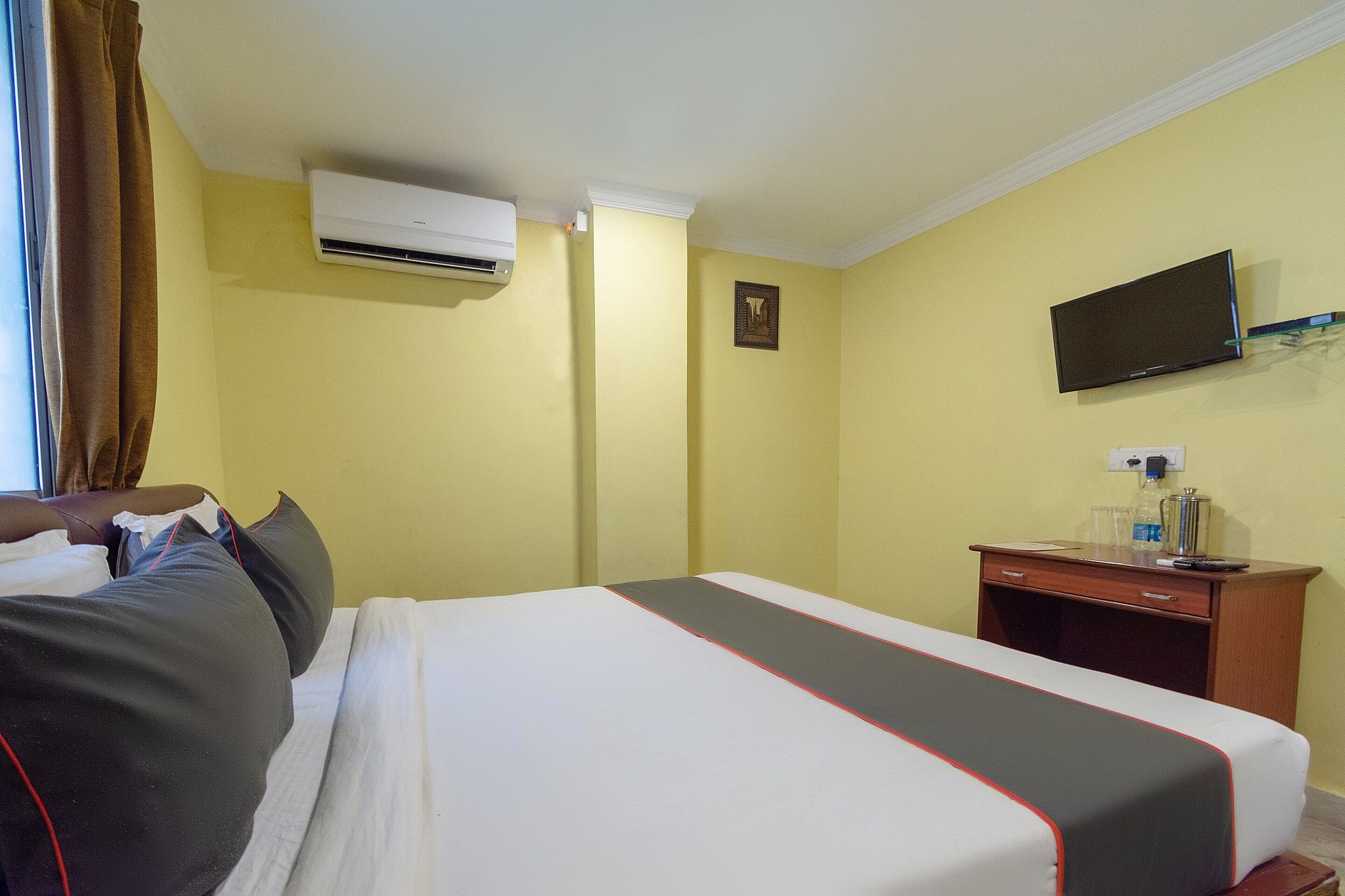 Collection O Raj Darbar Near City Centre Classic 12