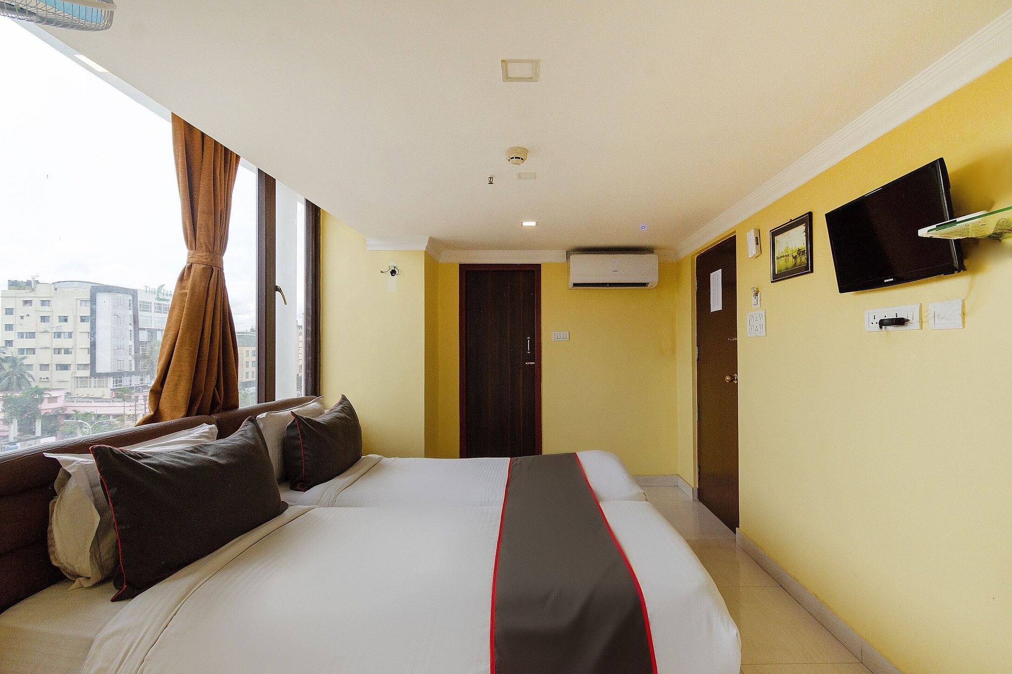 Collection O Raj Darbar Near City Centre Classic 5