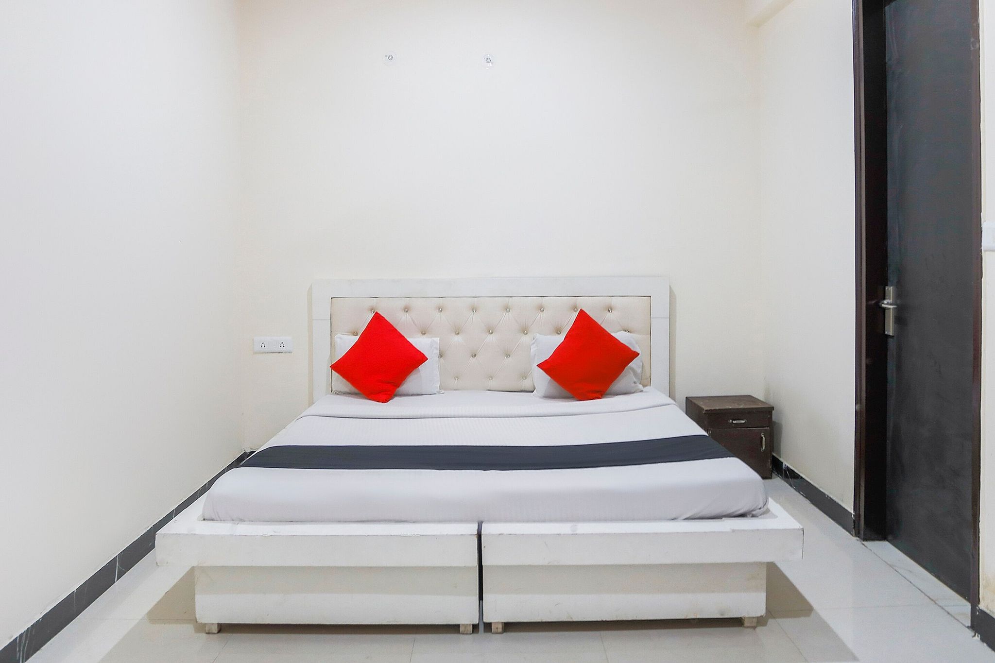 Hotel O by OYO GRANDEUR HOTEL Classic 27