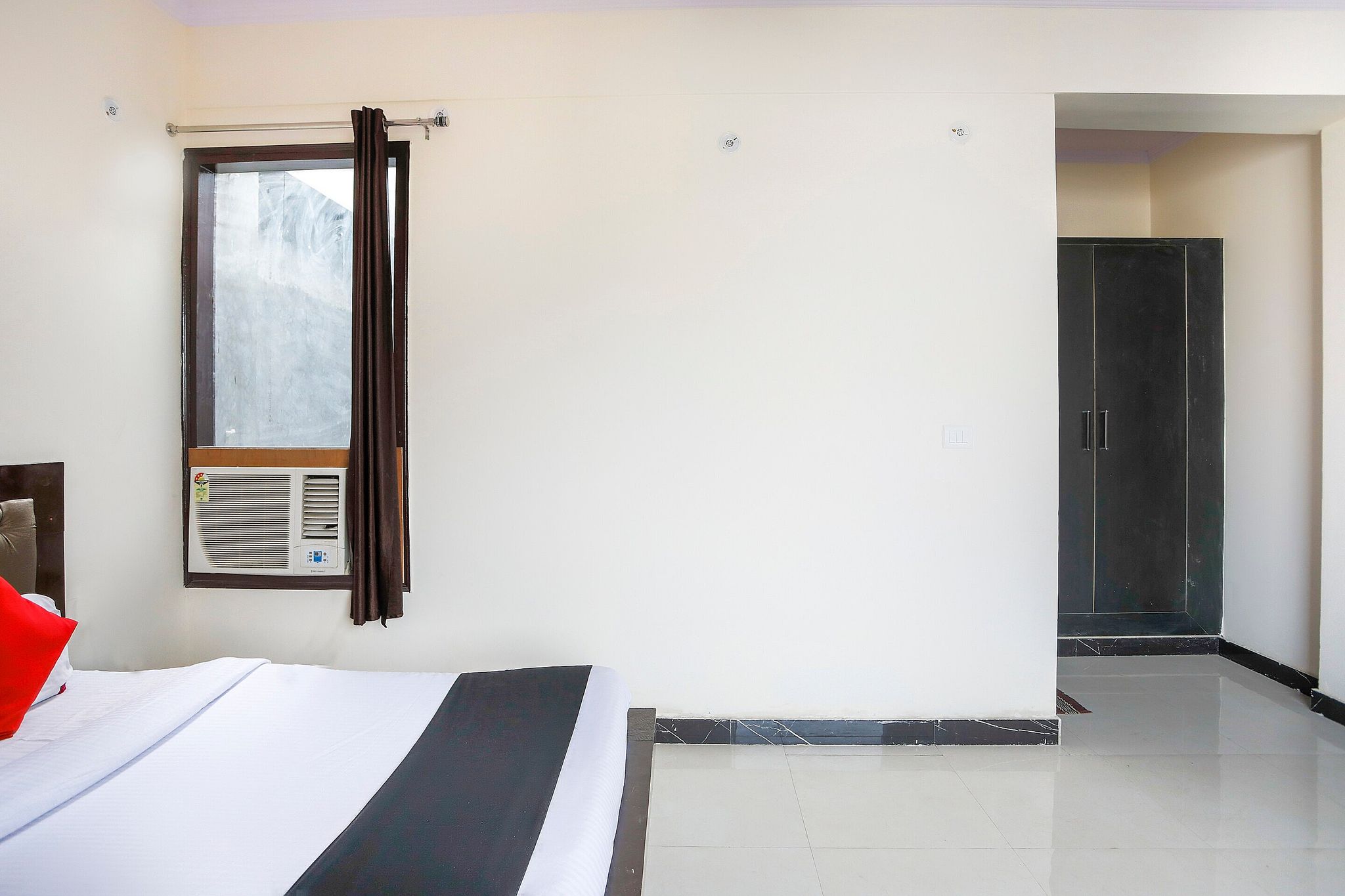 Hotel O by OYO GRANDEUR HOTEL Classic 24