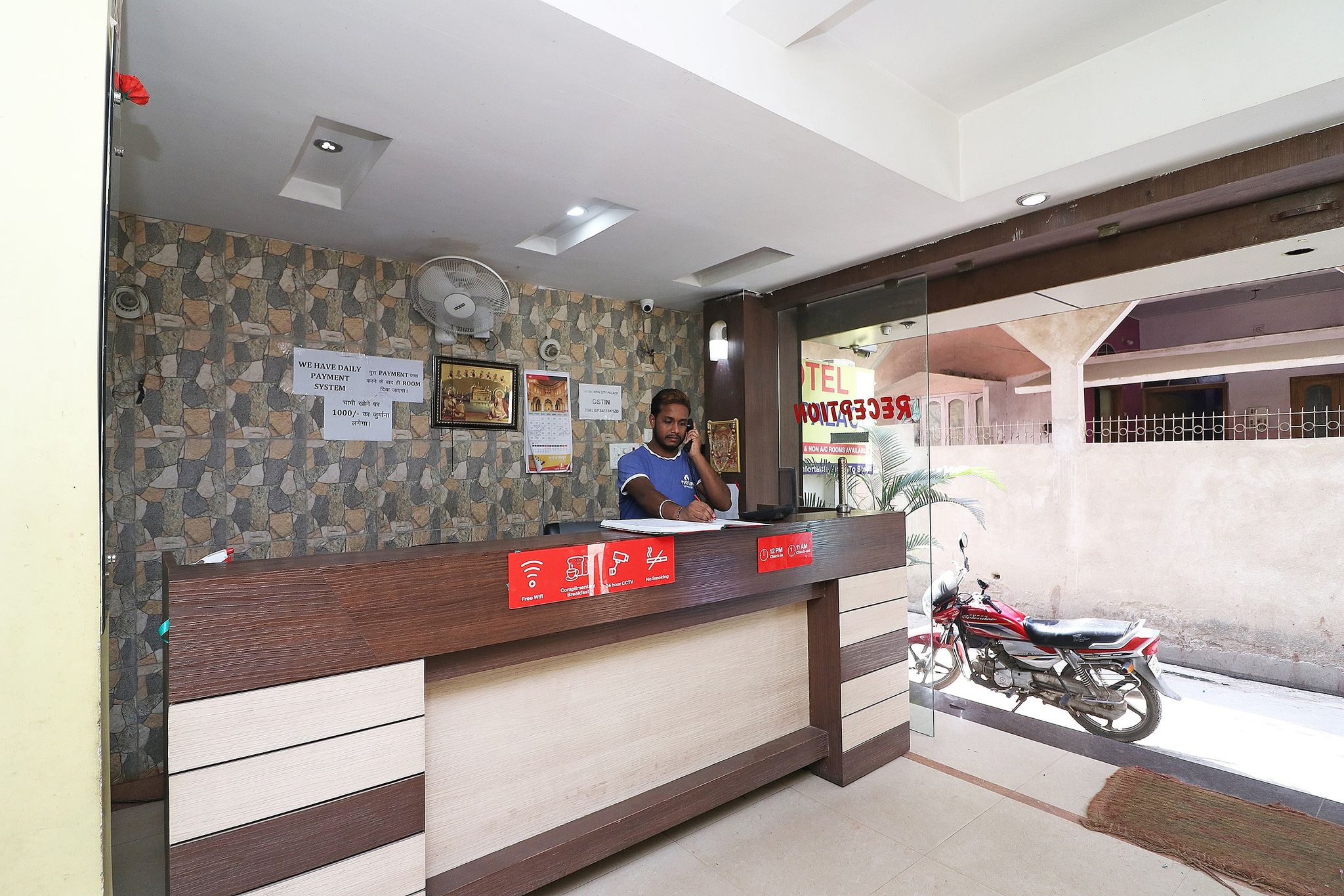 OYO Flagship Hotel New City Palace