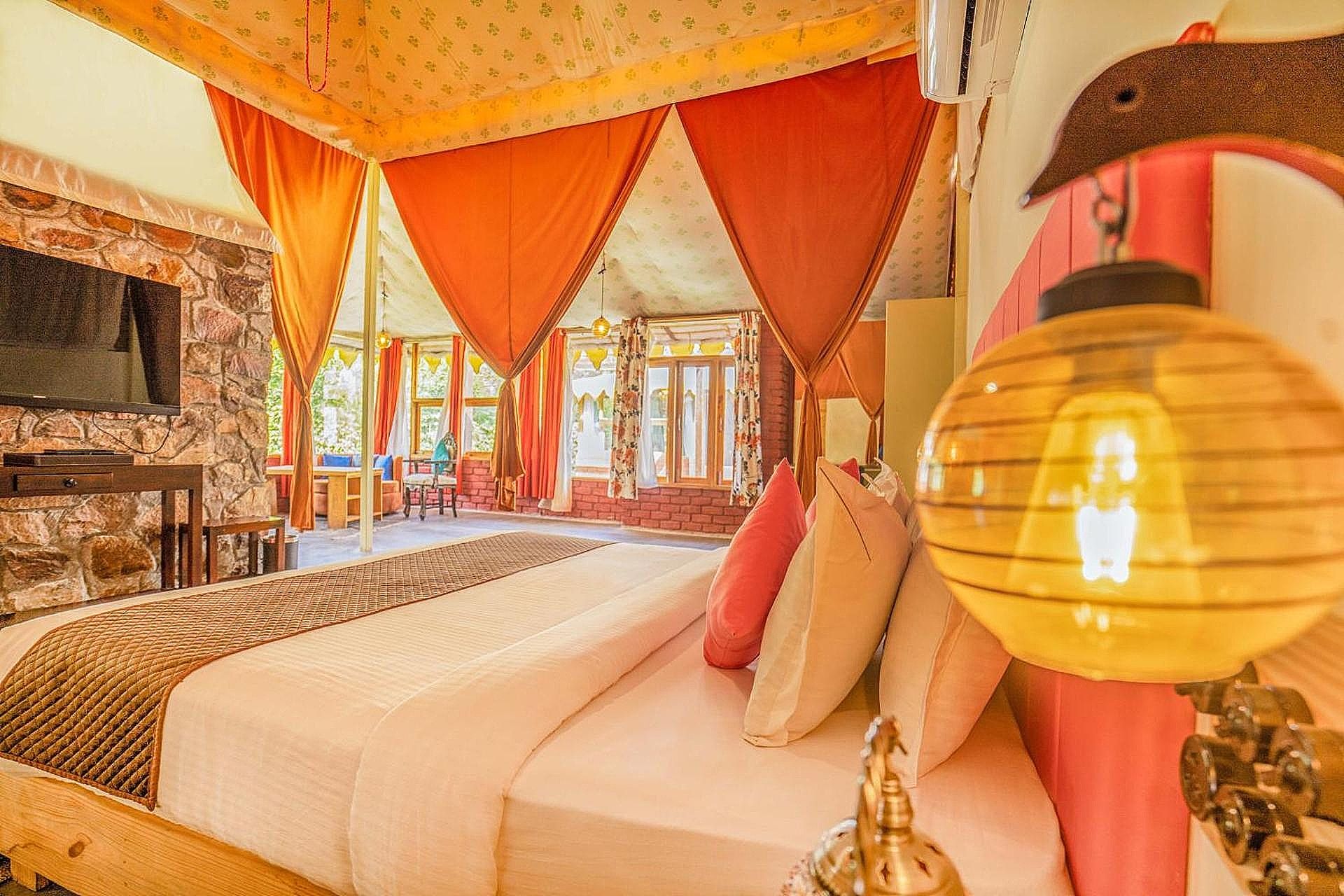 Aranya By Stories Prithvi Luxury Suite with Bathbed 3