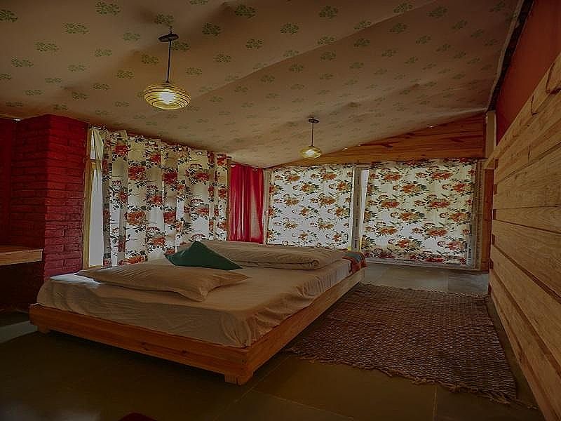 Aranya By Stories Prithvi Luxury Suite with Bathbed 4