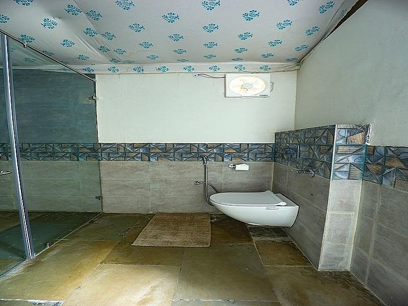 Aranya By Stories Prithvi Luxury Suite with Bathbed 6