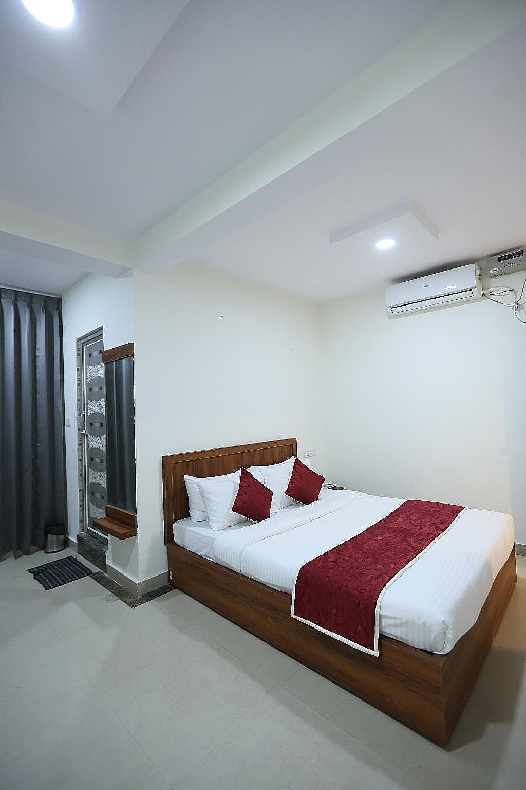 No 7 Grandeur Hotel Executive Room Non AC 4