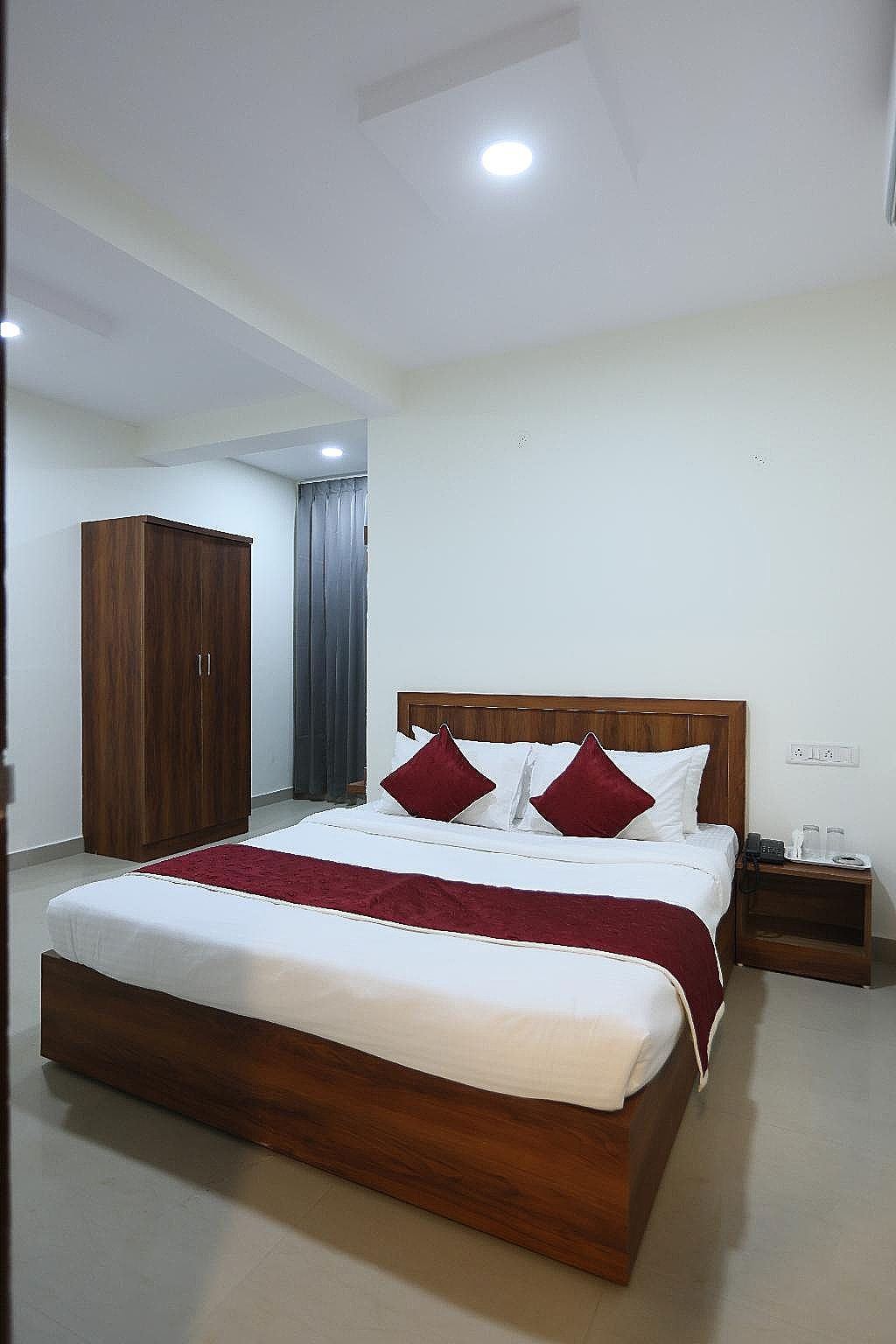 No 7 Grandeur Hotel Executive Room Non AC 5