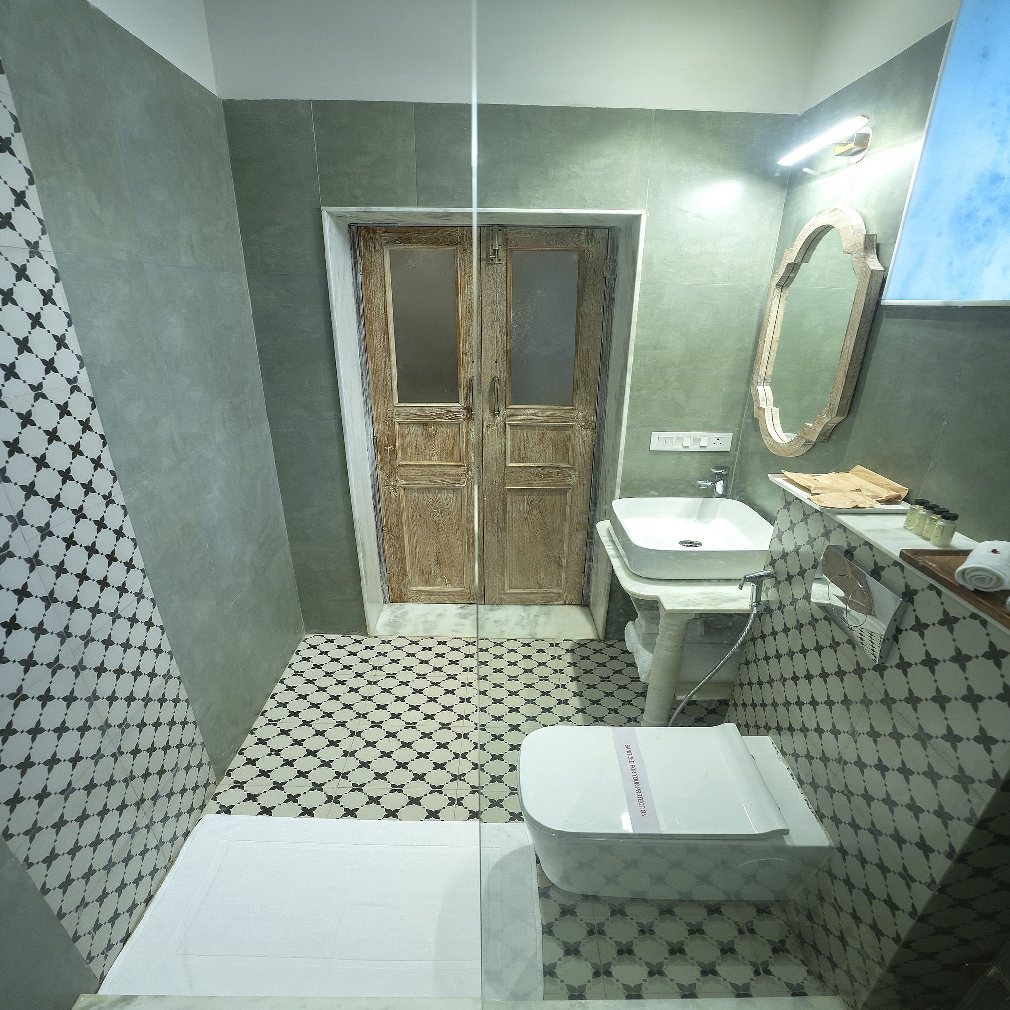 Dev Mahal - A Boutique Heritage Hotel Luxury Room 9