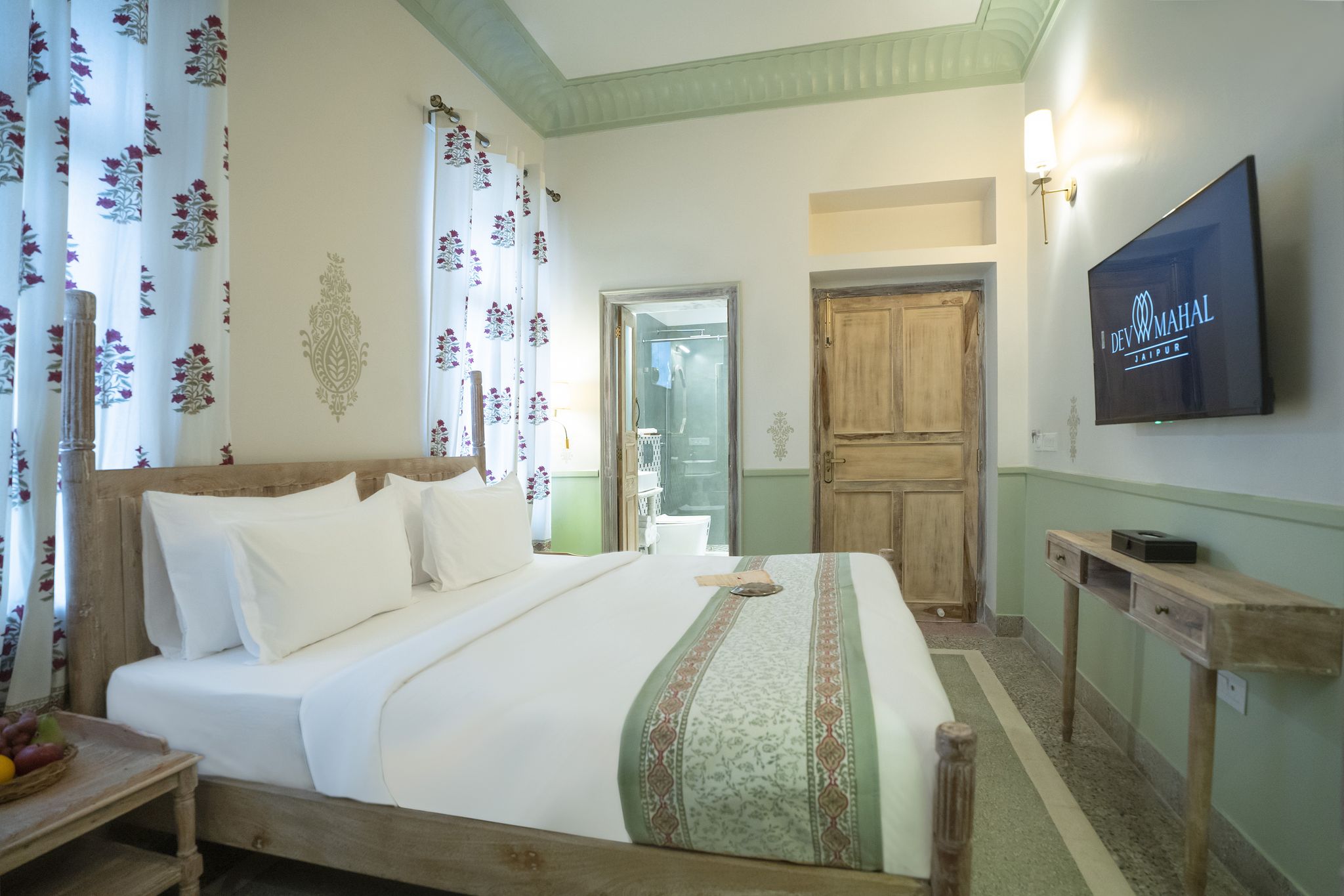 Dev Mahal - A Boutique Heritage Hotel Luxury Room 3