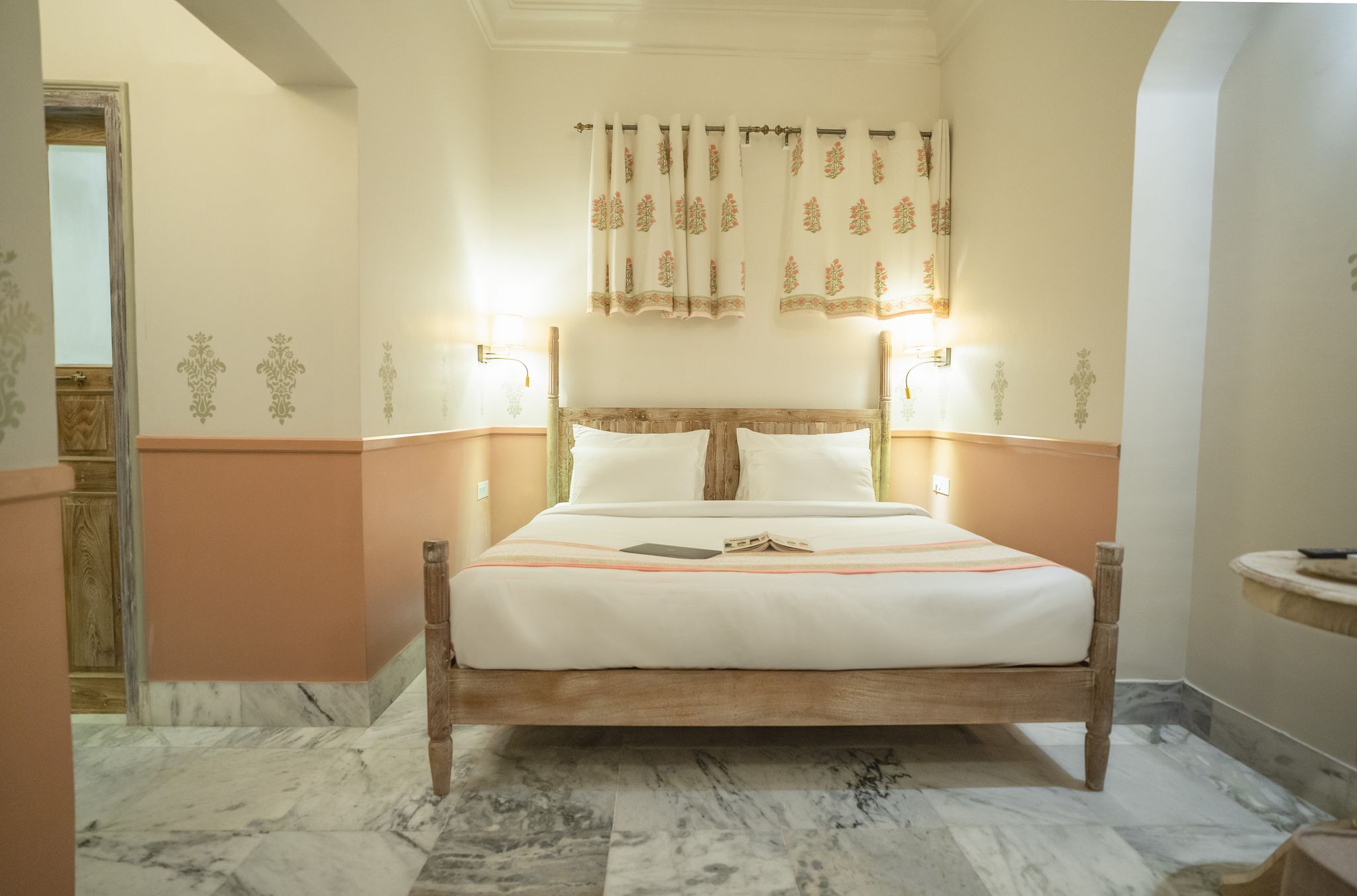 Dev Mahal - A Boutique Heritage Hotel Luxury Room 6