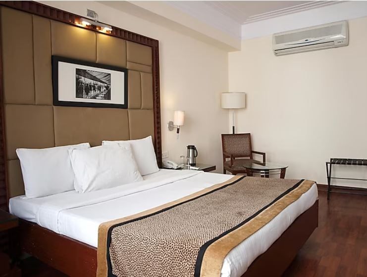 Executive AC Sanitized Room