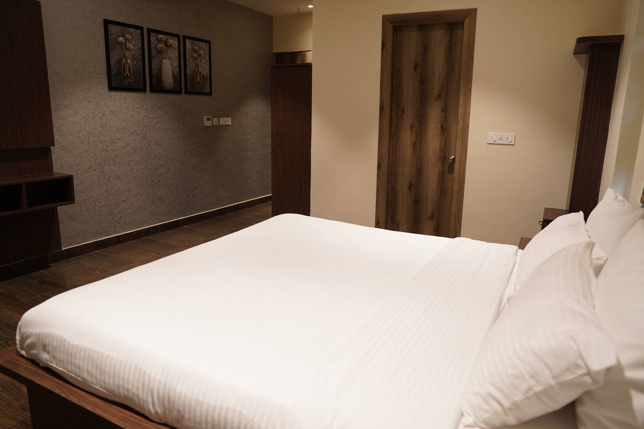 DELUXE ROOM AC