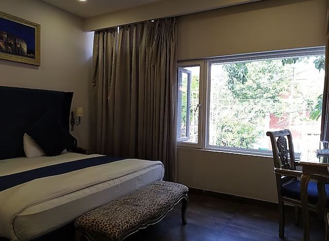 Hotel Posh Premium Room 3