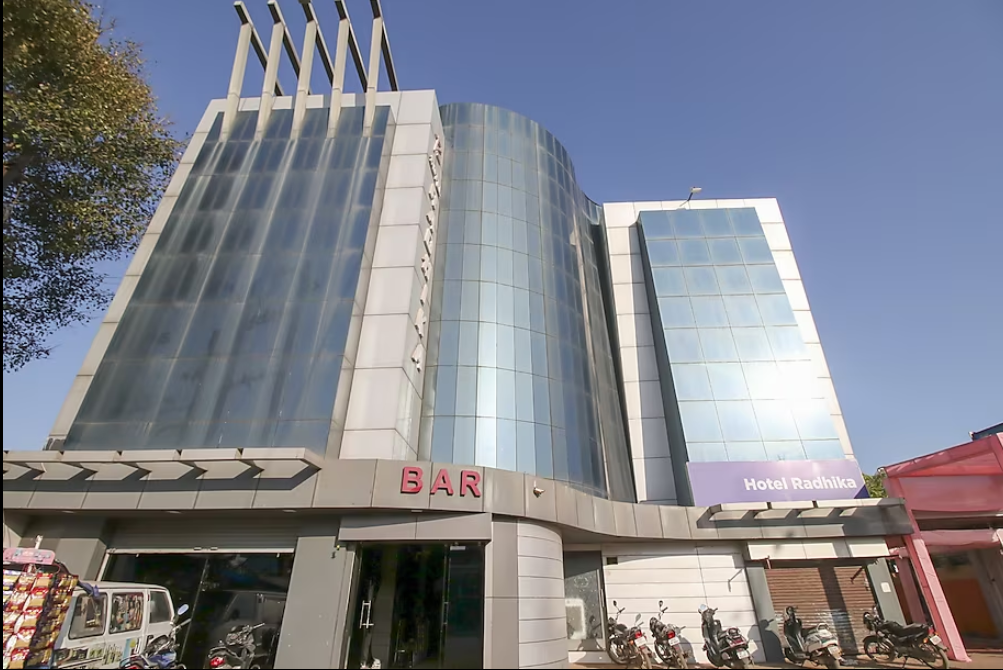Hotel Radhika