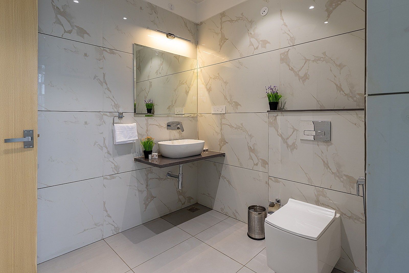 Hotel Janki Palace Deluxe Room 8