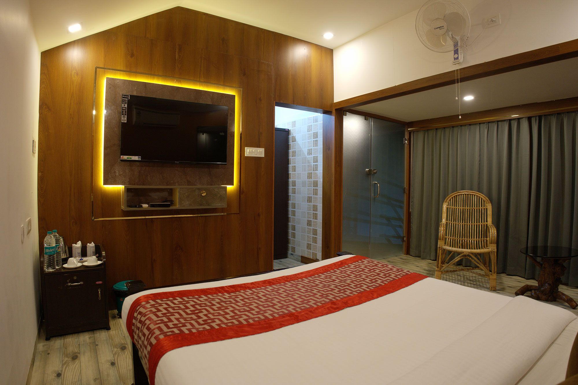 Jacuzzi Villa- Forest Maze