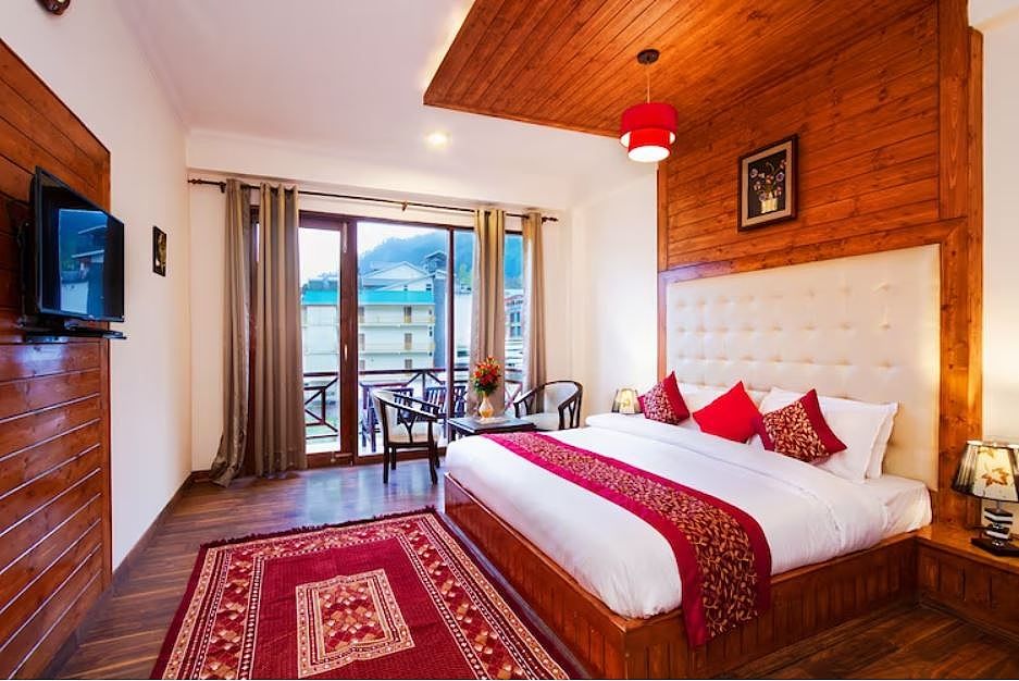 Honeymoon Suite with Balcony