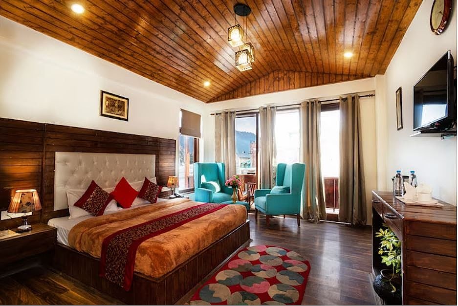 Maharaja Suite with Balcony