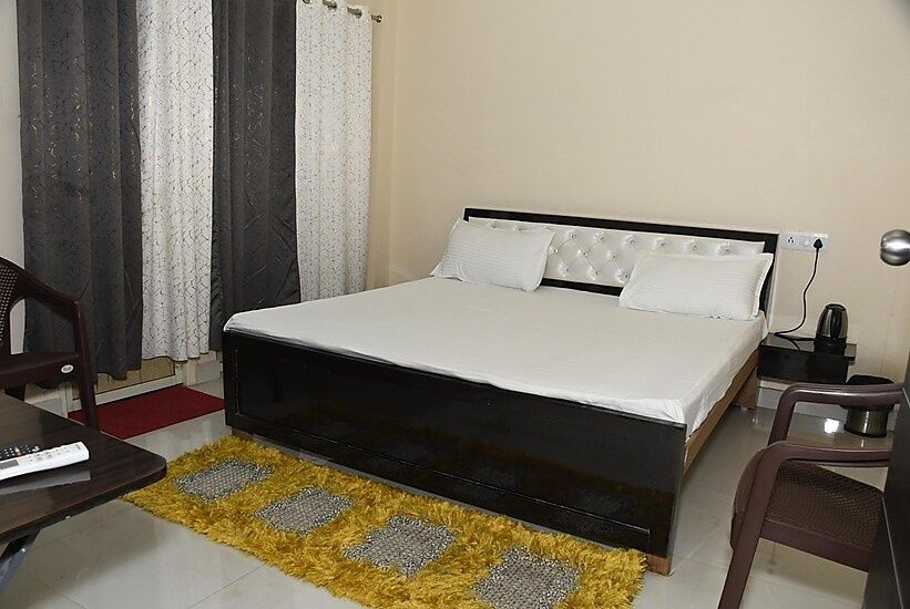 Hotel Dakshit Inn Ac Deluxe Room 3