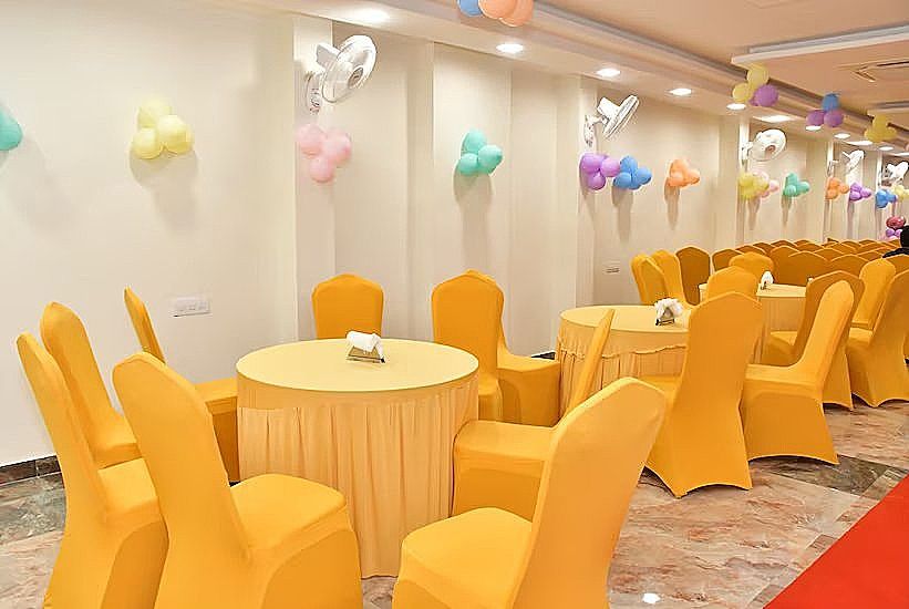 Food & Dining