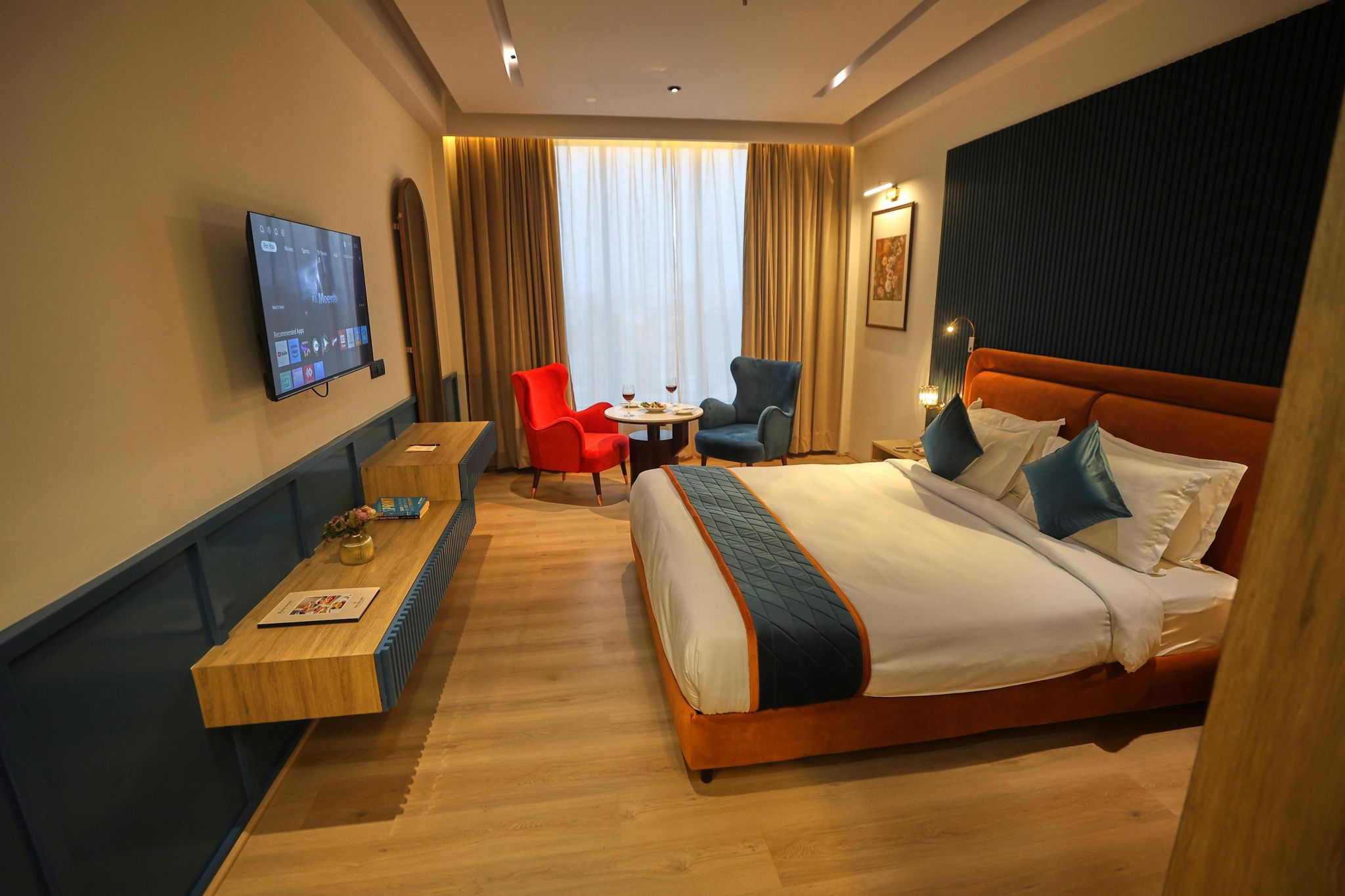 DELUXE ROOM
