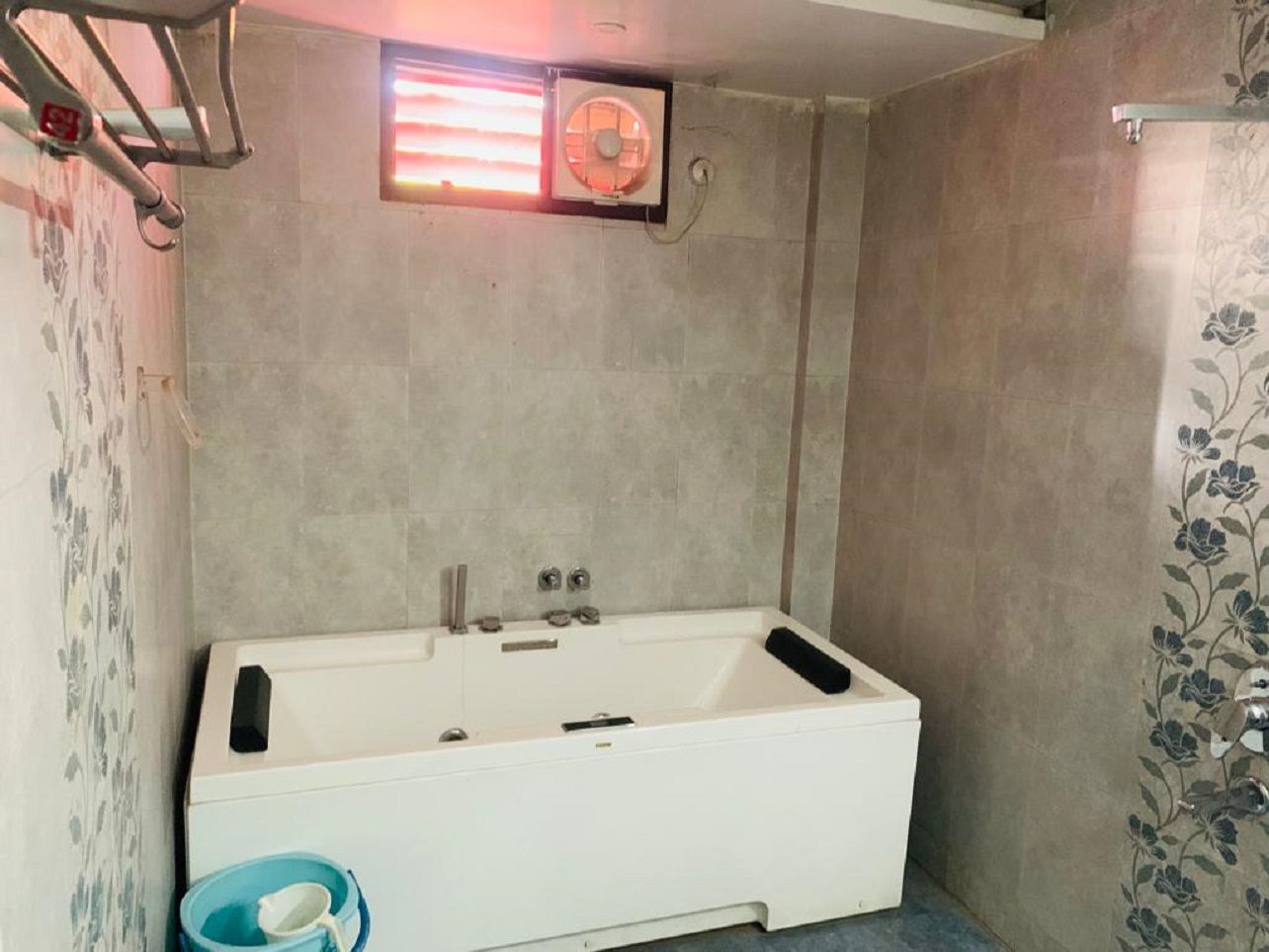 Suite Room( 10 % Discount On F&B Services)