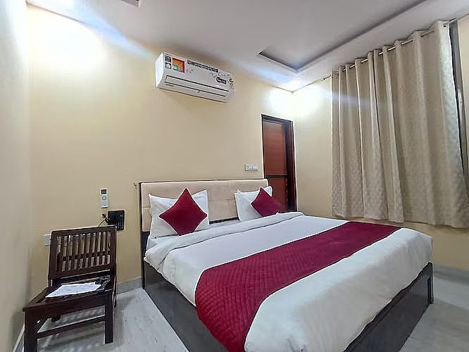 Hotel Aravali Inn Deluxe Room 3