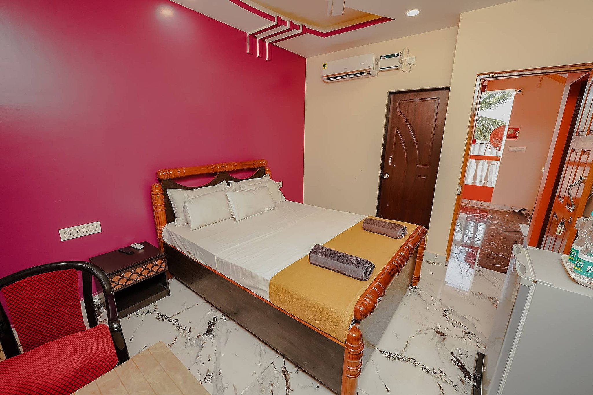 Casa Goana Holiday Inn Deluxe AC Room 4