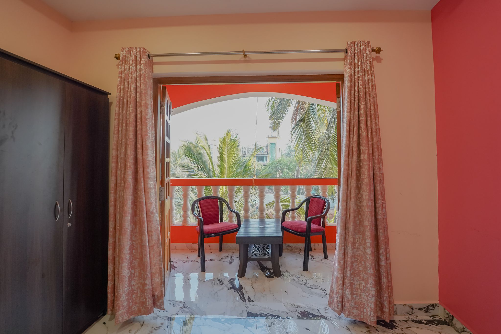 Casa Goana Holiday Inn Deluxe AC Room 7