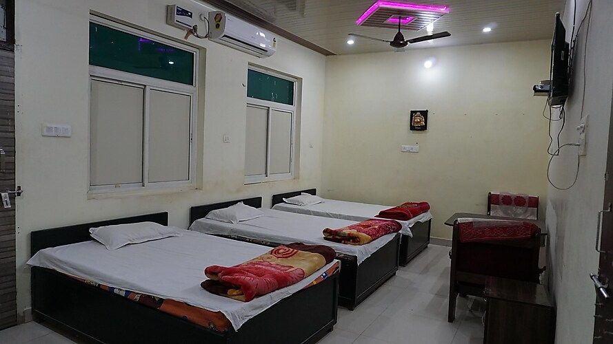 Hotel Kanti Palace