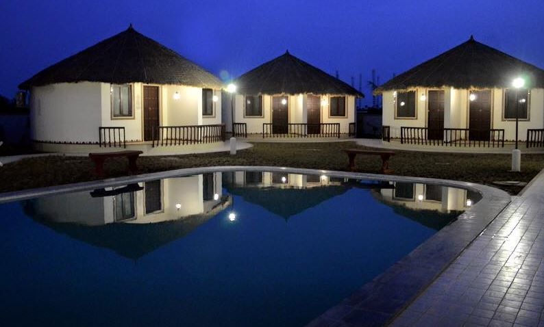 PREMIER POOL VIEW COTTAGE ROOM