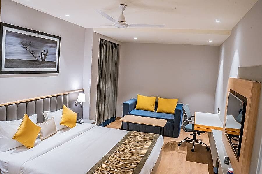 East Park Inn Deluxe Room  3