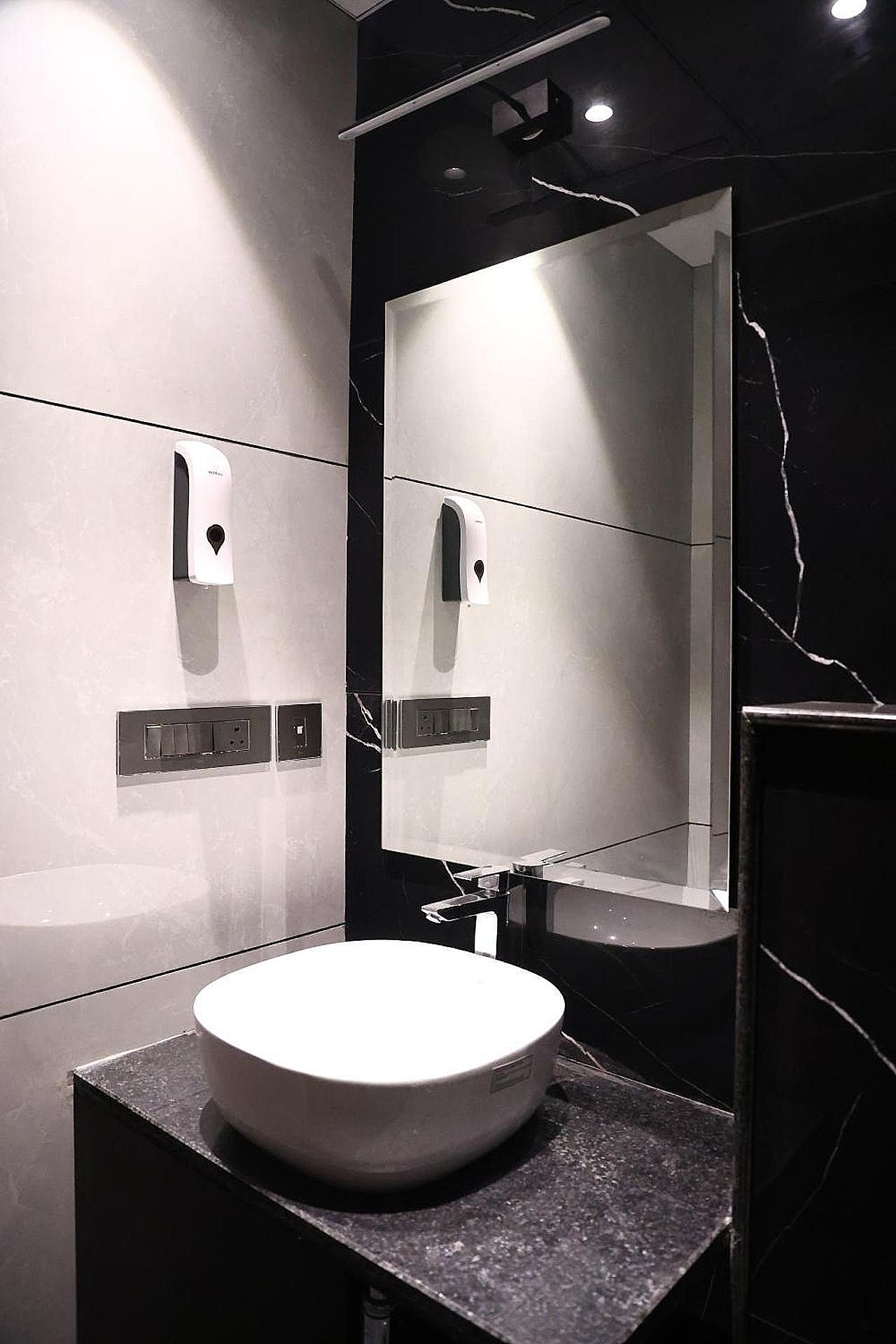  All Starr Club Deluxe Room 2