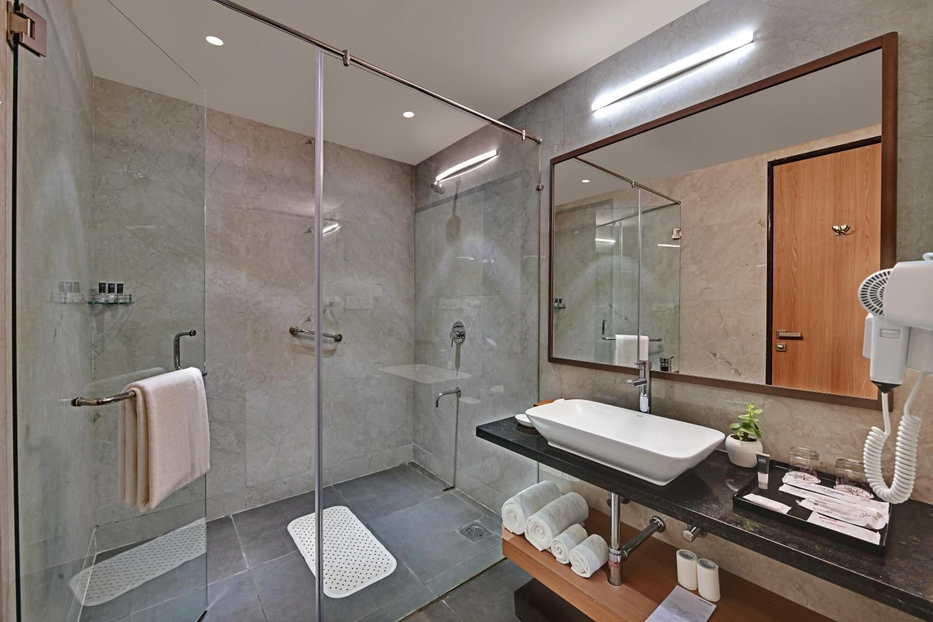 Deluxe Room King Bed