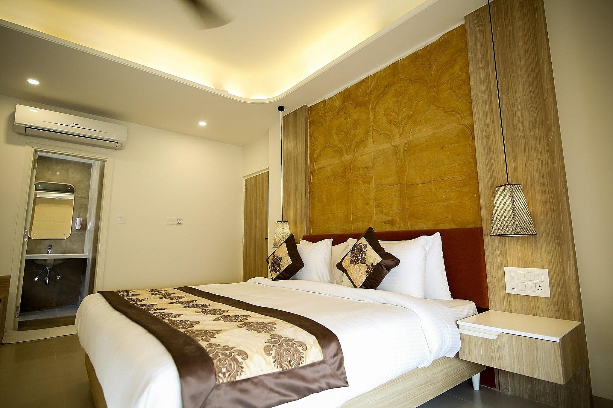 Hotel Ratangarh Palace Classic Room 7