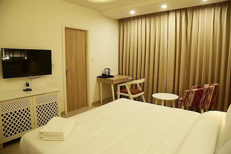 Hotel Ratangarh Palace Classic Room 8
